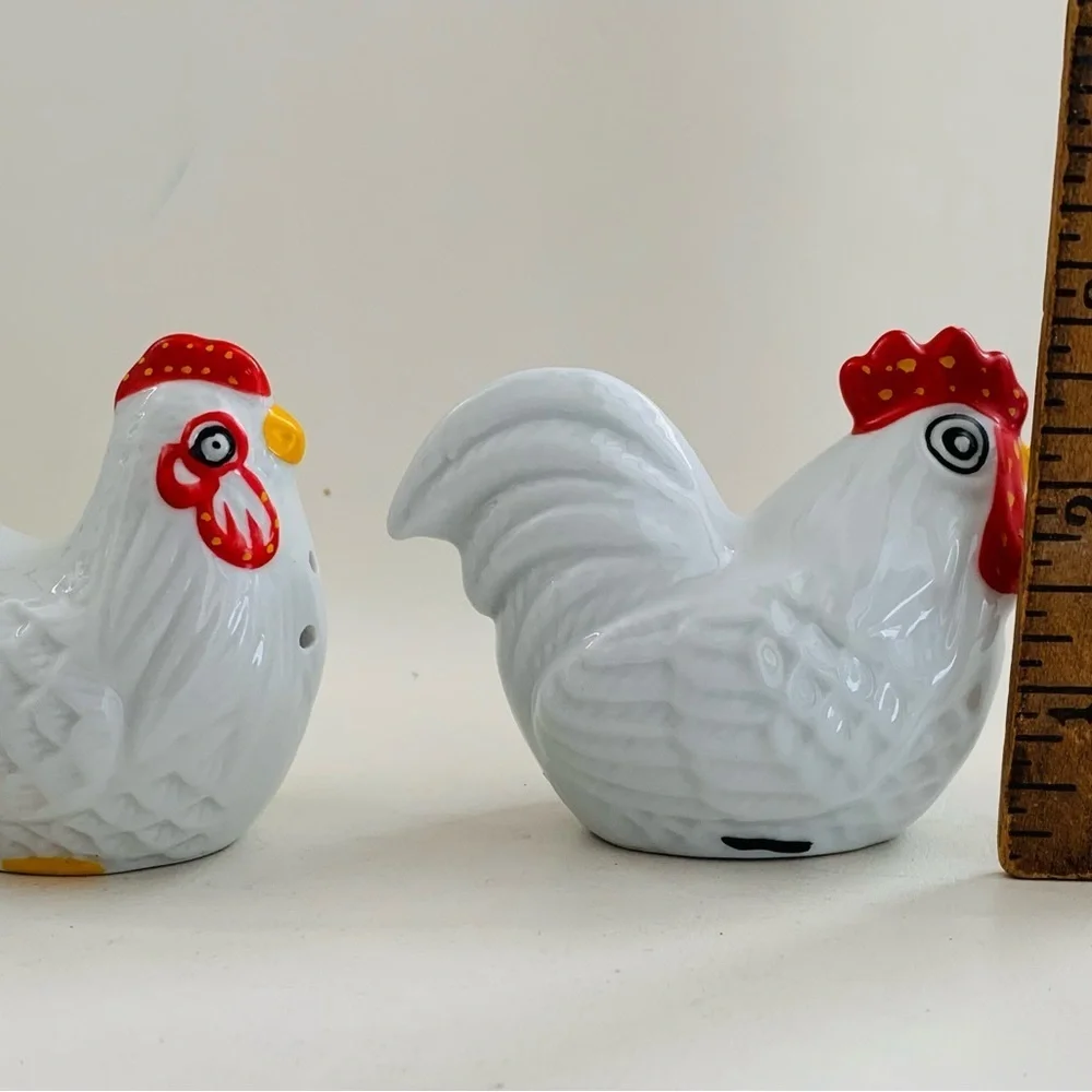 White Chicken  Salt and Pepper Shakers Set Hen - Rare & Very Nice!